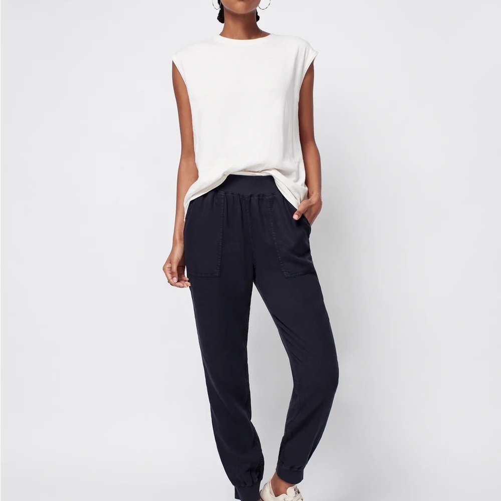 Faherty Arlie Day™ Jogger In washed Black Sz L